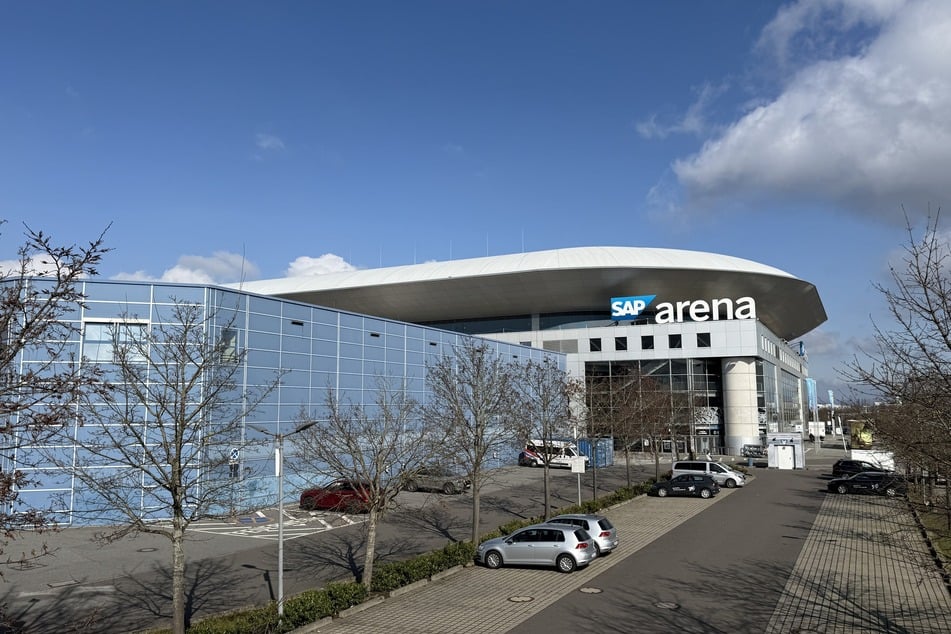 Die Mannheimer SAP-Arena, die Heimspielstätte der Adler Mannheim im Eishockey und der Rhein-Neckar Löwen im Handball.