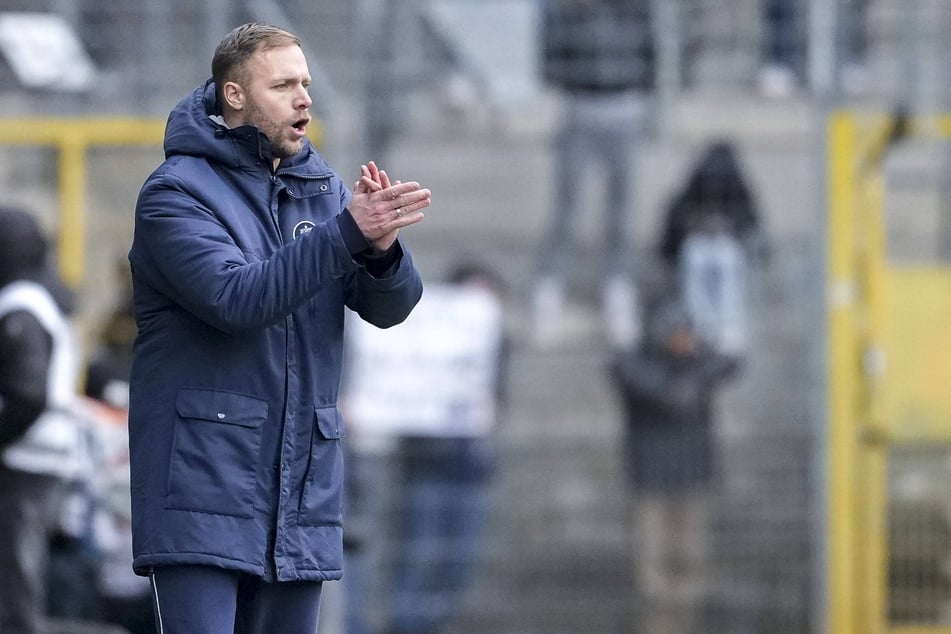 Daniel Brinkmann (39) ist seit November Trainer bei Hansa Rostock. Sein erster Blick auf den Spielplan damals: Wann ist das Heimspiel gegen Dynamo? Am heutigen Samstag ist es so weit.