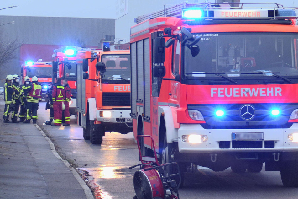 Rund 50 bis 60 Feuerwehrleute waren mit den Löscharbeiten beschäftigt.