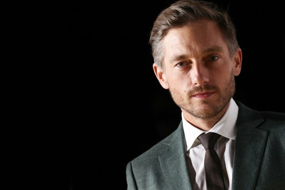 Schauspieler Volker Bruch (41) forderte die Regierung in seinem Clip in ironischem Ton auf, den Menschen mehr Angst zu machen