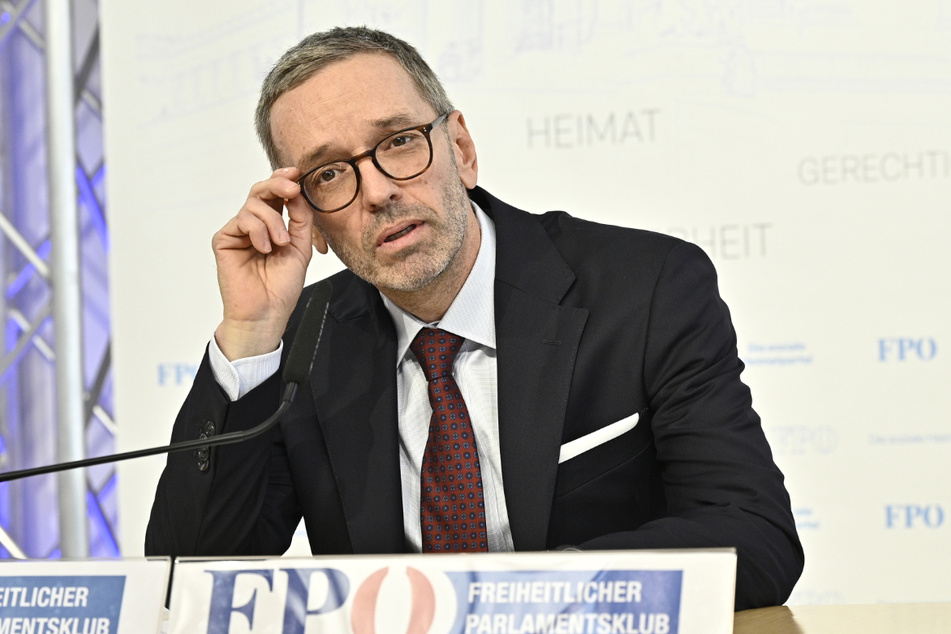 FPÖ-Politiker Herbert Kickl (53) setzte sich für Ivermectin als Alternative zum Impfen ein. Mittlerweile ist er selbst an SARS-CoV-2 erkrankt.