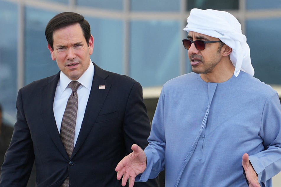 Marco Rubio (l.) met with UAE Foreign Minister Sheikh Abdullah bin Zayed Al-Nahyan before boarding a US Air Force aircraft en route to Kuwait.