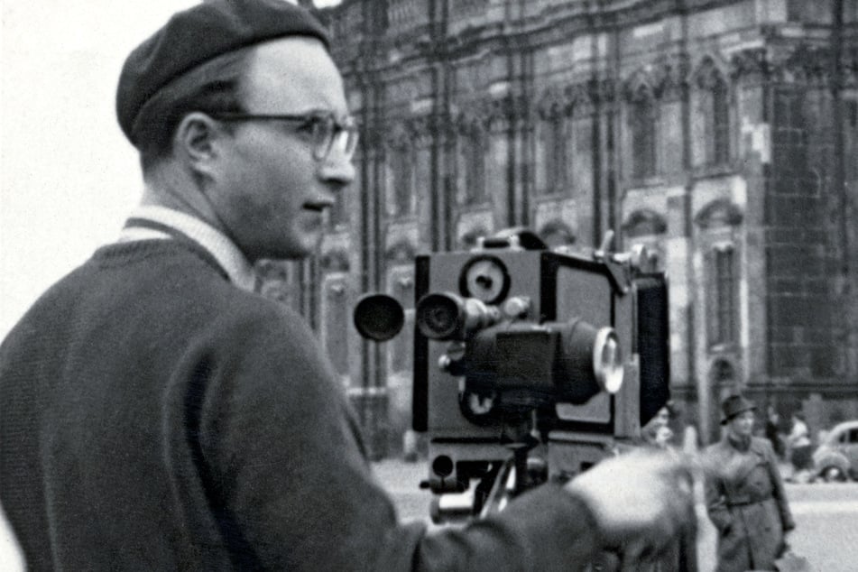 Ernst Hirsch 1956 bei Dreharbeiten in der Dresdner Altstadt.