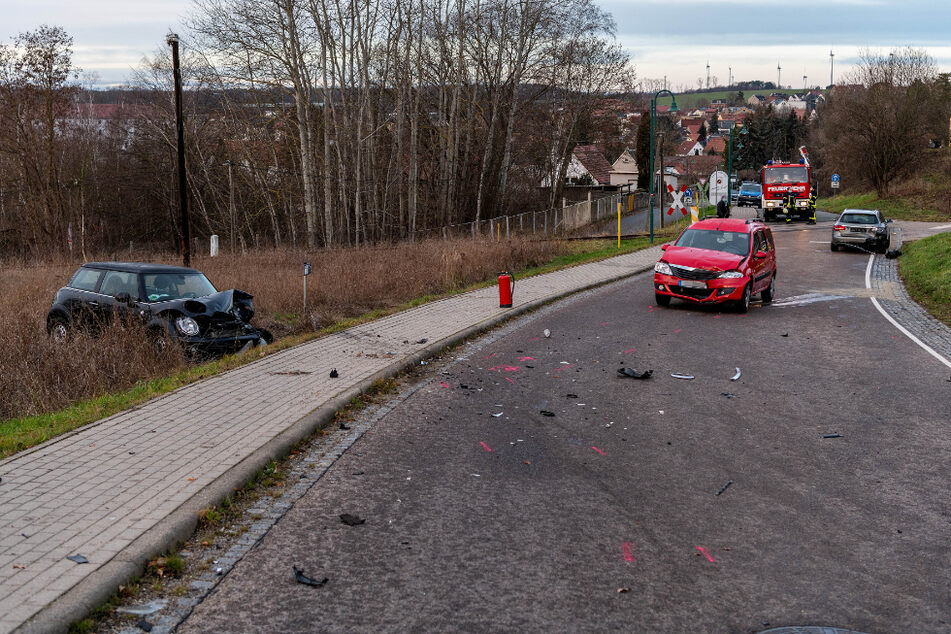 Chemnitz Heftiger Crash In Penig Nach Auffahrunfall Kracht Fahrzeug In Gegenverkehr Tag24