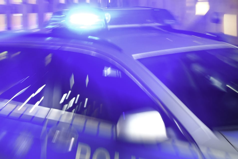 Trotz eines dreisten Trickversuchs ließ sich die Kölner Polizei nicht von einem 41-jährigen Mercedes-Fahrer täuschen. (Symbolbild)