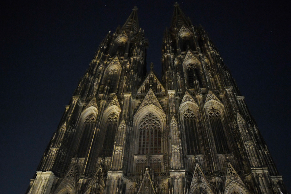 Der Kölner Dom bleibt am heutigen Abend ab 20.30 Uhr unbeleuchtet.
