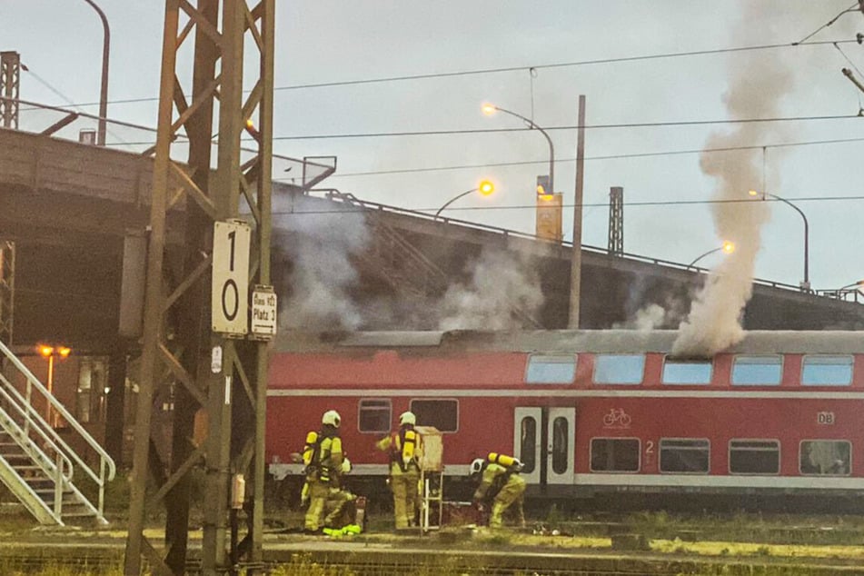 Dresden: Zug vor Dresdner Hauptbahnhof in Flammen: Polizei gibt Ursache bekannt