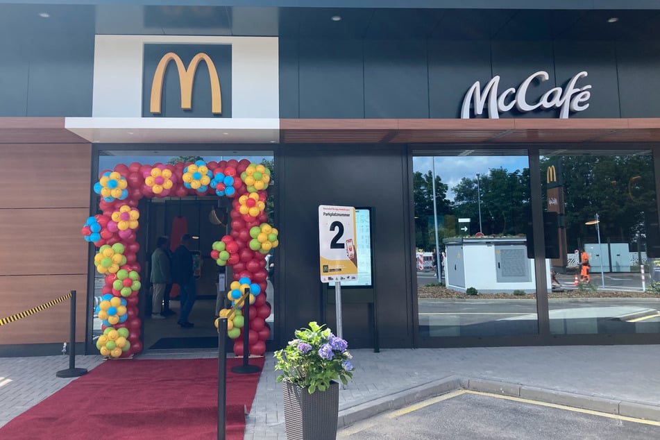 Ein neues McDonald's-Lokal hat am Dienstag in Magdeburg eröffnet.