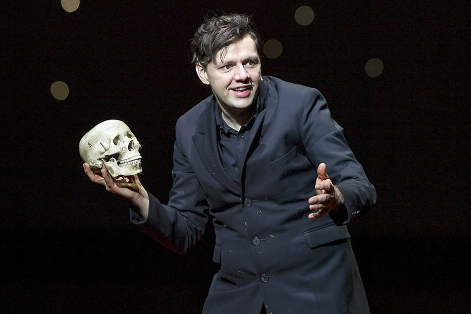 Als Regisseur und Hauptdarsteller: Christian Friedel (40) will mit Shakespeares "Macbeth" an den Erfolg von "Hamlet" (F.) anknüpfen.