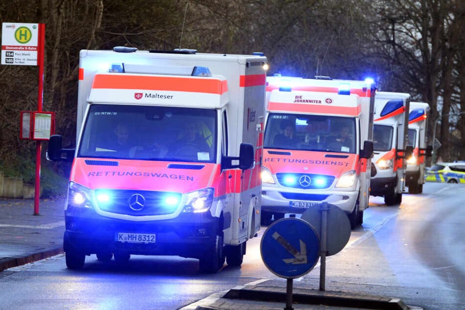 Krankenwagen mussten anrücken, um die Kunden zu versorgen. (Symbolbild)