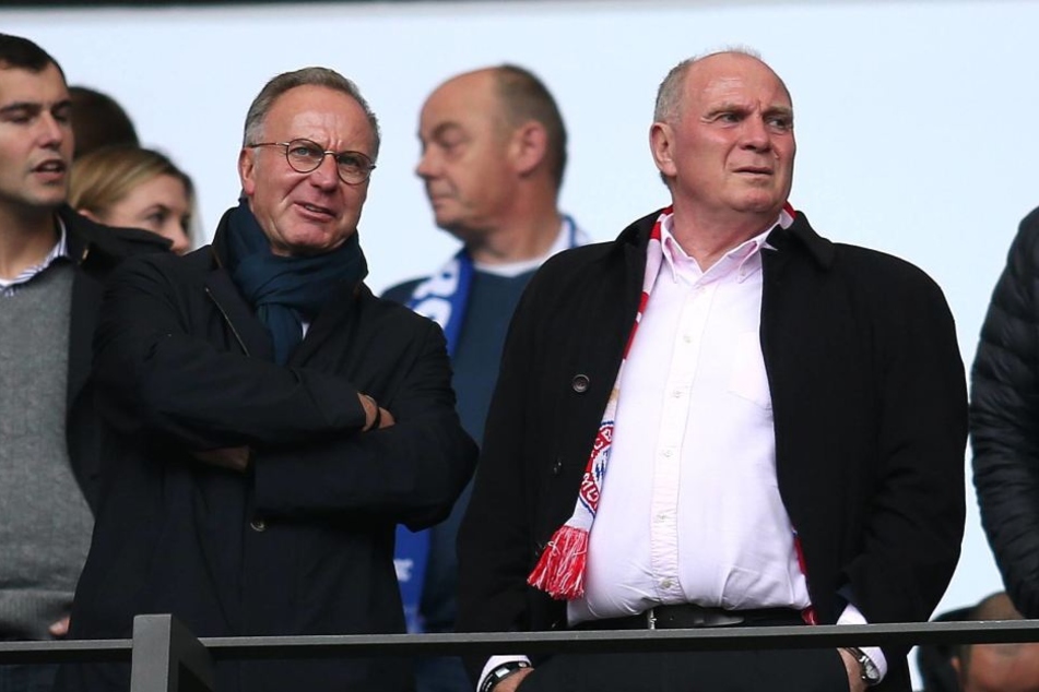Rummenigge und Hoeneß auf der Tribüne.