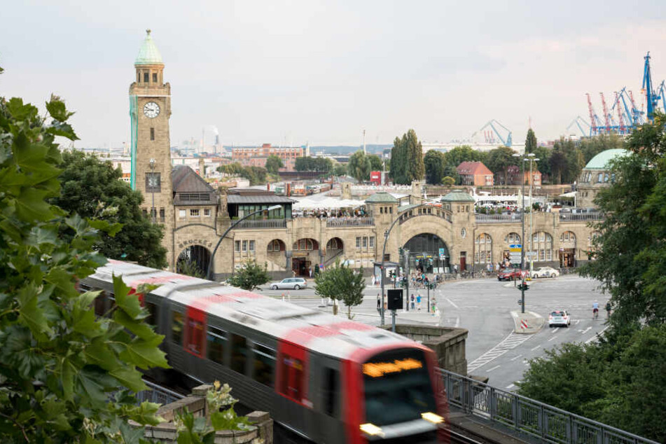 Die U3-Strecke über Landungsbrücken ist bereits seit Mai gesperrt.