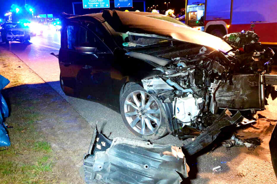 Vier Autos und ein Kleintransporter sind zusammengestoßen.