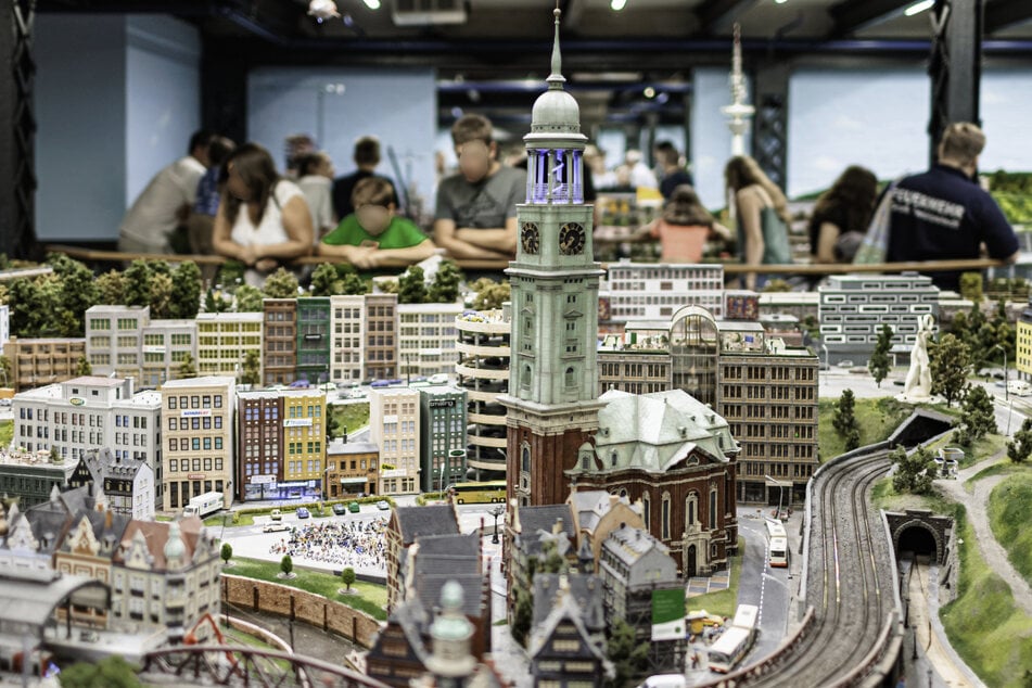 Bis zu 35.000 Besucher des Miniatur Wunderlands sollen von dem Angriff betroffen sein.