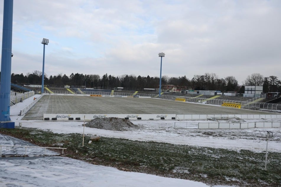 Ein aktueller Blick ins Bruno-Plache-Stadion: Am 6. Februar soll hier wieder Regionalliga-Fußball gespielt werden. Loks Gegner: Hertha Zehlendorf.