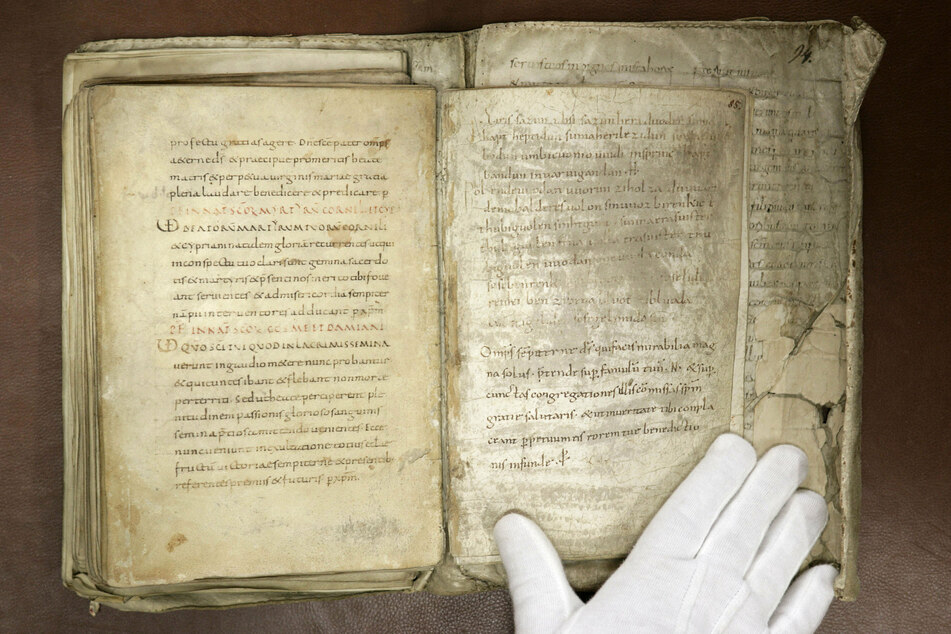 Die "Merseburger Zaubersprüche" wurden vor mehr als 1000 Jahren von einem Mönch aufgeschrieben.