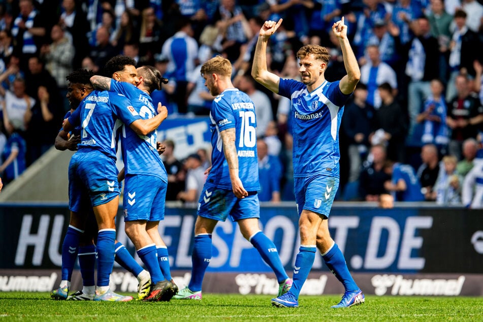 Der 1. FC Magdeburg steht durch den Sieg bei Fortuna Düsseldorf jetzt mit 33 Punkten auf Platz 13.