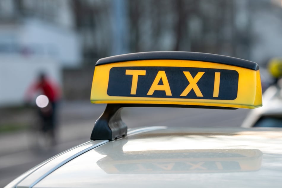 Dresden: Teurer Spaß: So viel kostet in Dresden bald eine Taxi-Fahrt zum Flughafen