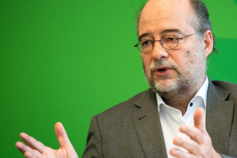 Grünen-Landeschef Eike Hallitzky (60) findet klare Worte auf Aiwangers "Messer-Rede".