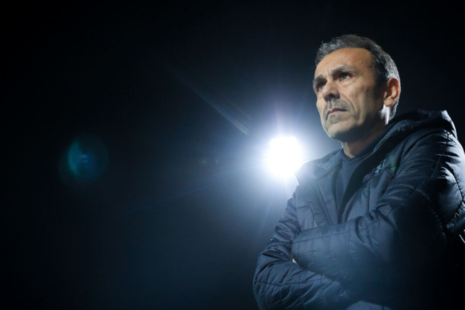 St. Paulis Trainer Jos Luhukay steht unter genauer Beobachtung.