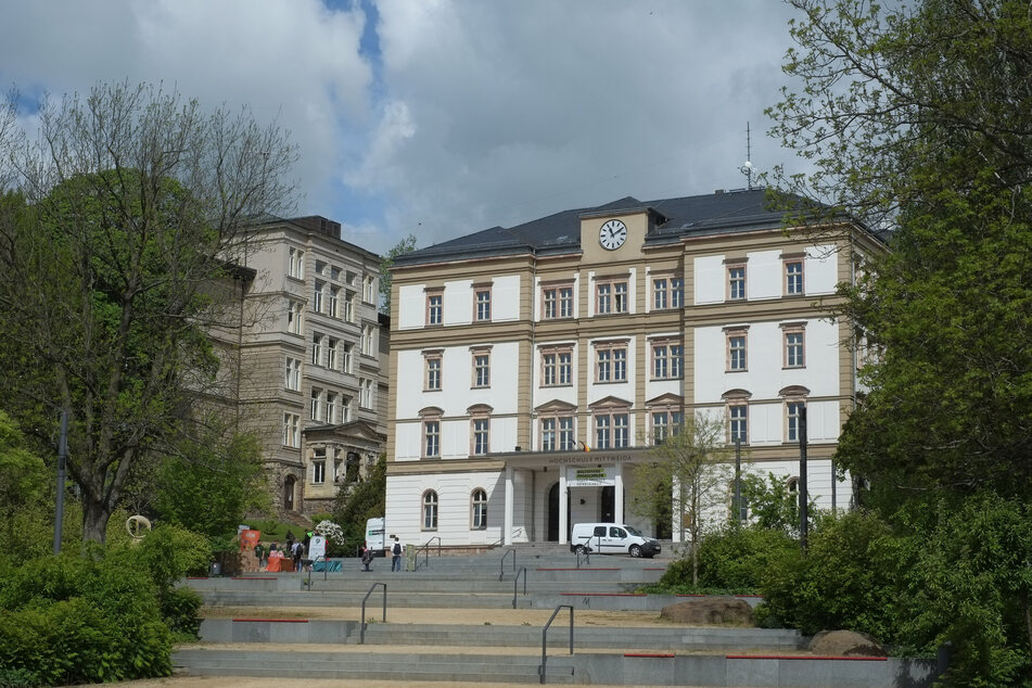 Kaum was los auf dem Campus! Durch zahlreiche Online-Vorlesungen sind kaum Studierende in Mittweida zu beobachten.