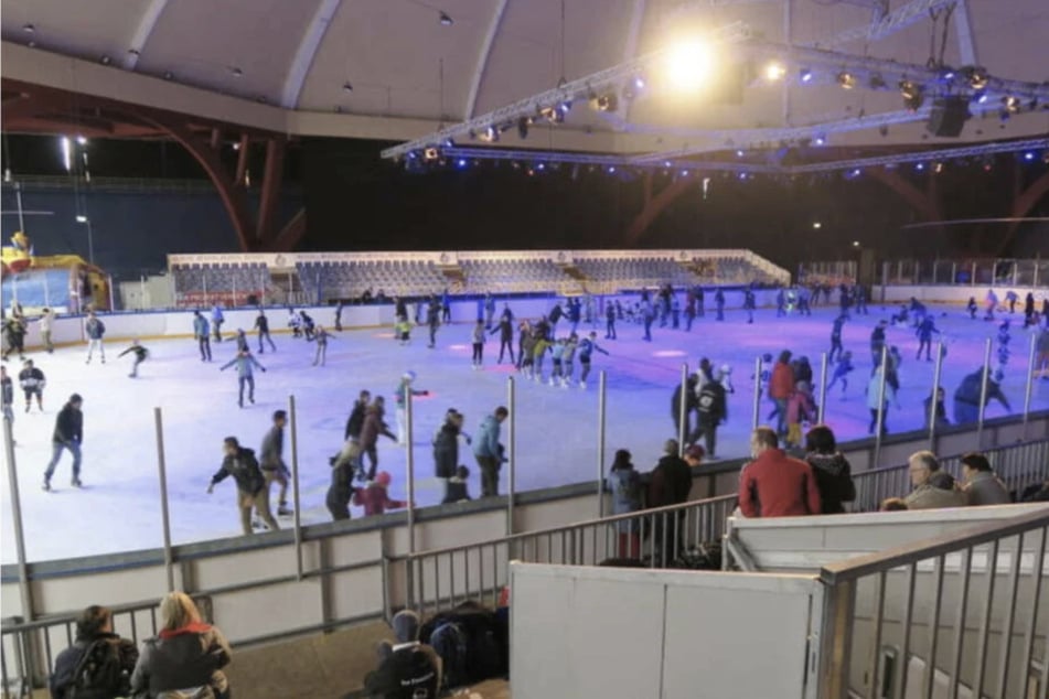 Schlittschuhe für die Eisdisco könnt Ihr Euch auch vor Ort leihen.