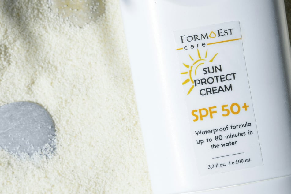 Sunscreen misinformation on social media leads health experts to raise alarm