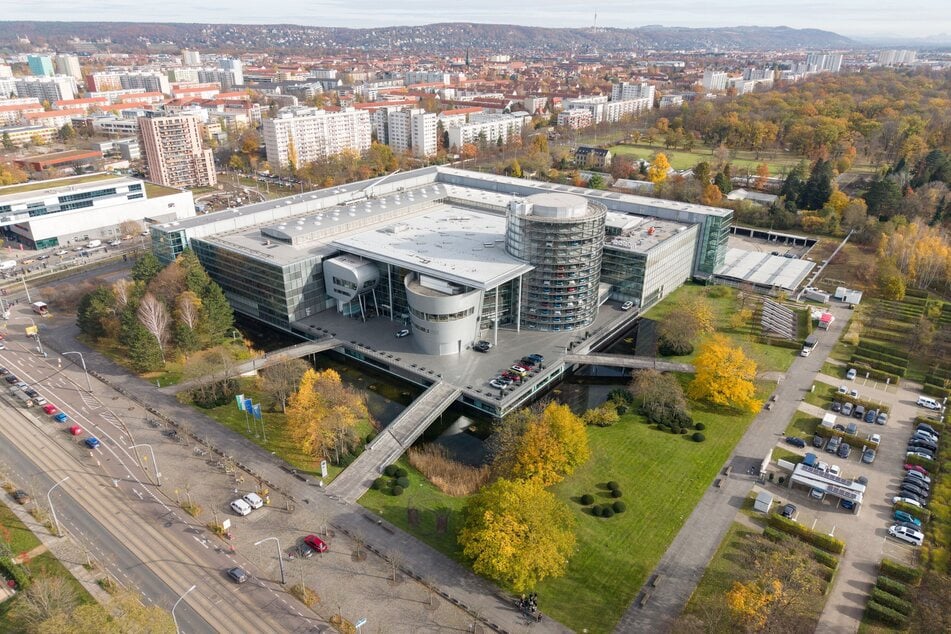 Die Gläserne Manufaktur in Dresden hat eine Gesamtfläche von rund 83.000 Quadratmetern.