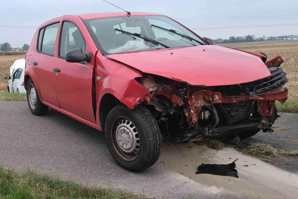 Crash an der Grenze zu Sachsen: Unfall sorgt für zwei Verletzte und hohen Sachschaden!