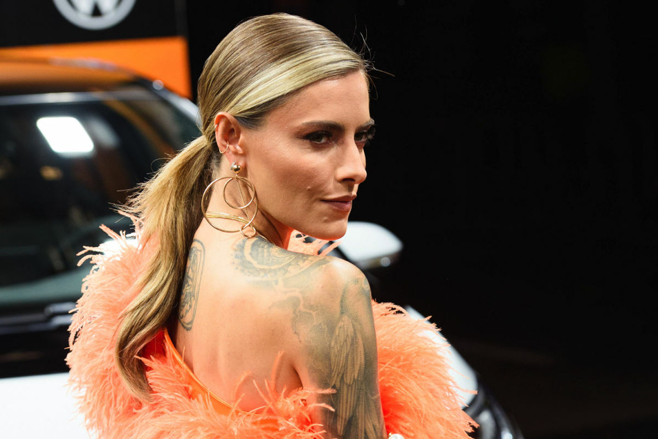 Sophia Thomalla bei der GQ-Gala und Preisverleihung "Men of the Year" 2019. Bei Instagram hat das Model einen Schnappschuss im Britney-Spears-Look veröffentlicht.