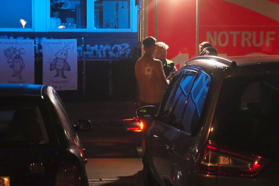 In der Nacht zu Samstag sind fünf Männer in Berlin-Wedding von einer großen Gruppe attackiert worden.