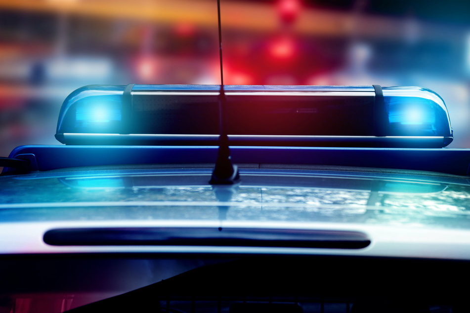 Die Einsatzkräfte nahmen die Verfolgung auf, als sie sahen, dass der Mann mit 100 km/h über die Straßen raste.