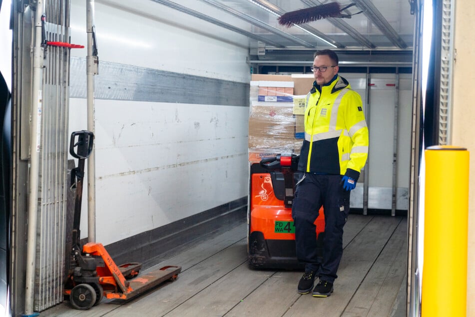 Arbeiten, wo Wertschätzung und Teamgeist zum Alltag gehören. EDEKA bietet sichere Arbeitsplätze, geregelte Arbeitszeiten und einen modernen Fuhrpark.