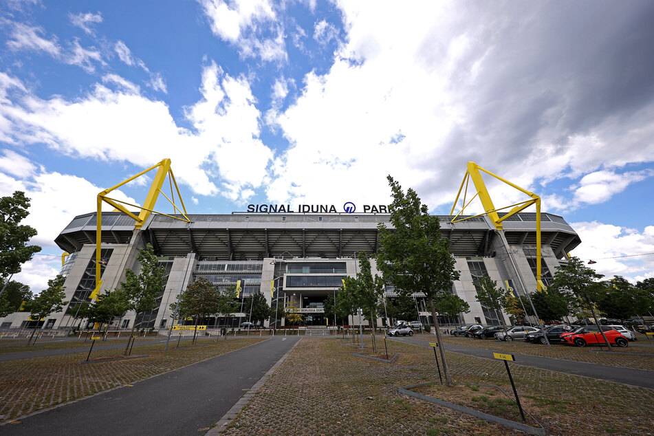 Der Signal Iduna Park des BVB wird seinen Sponsor-Schriftzug im kommenden Jahr zeitweise verlieren.