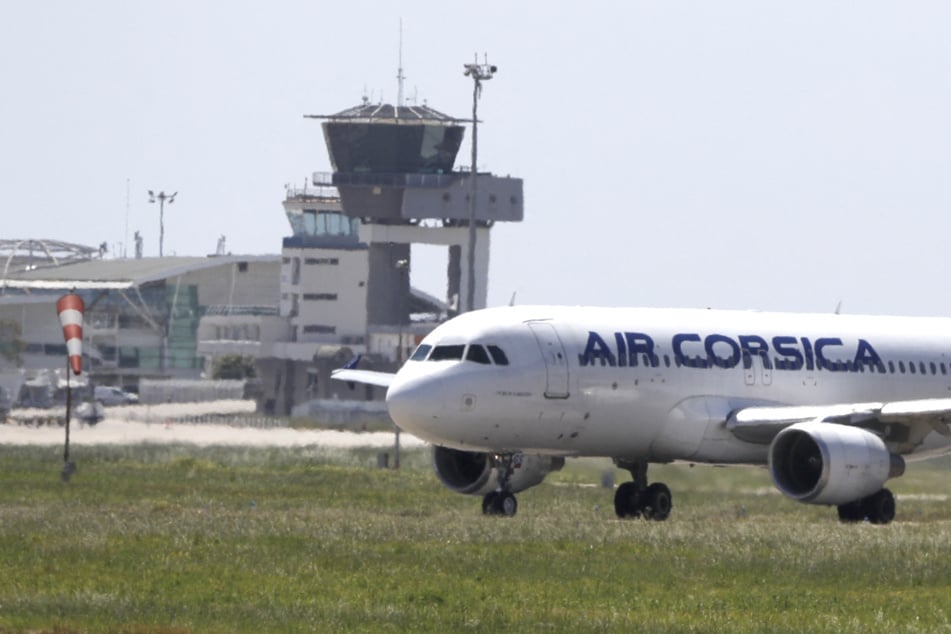 Fluglotse nickt im Tower ein - Urlaubsflieger muss Extra-Runden drehen