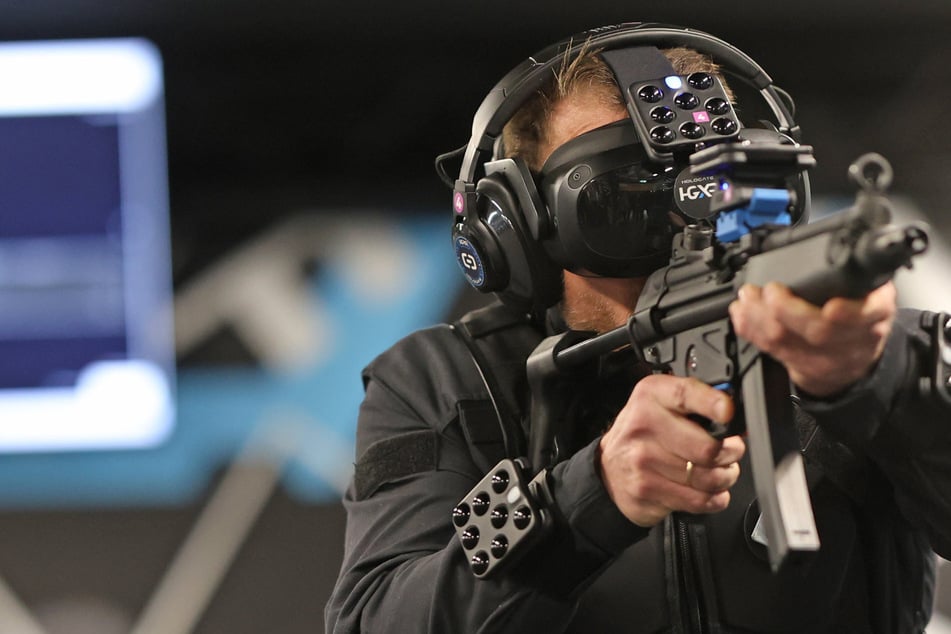Neue Trainingsanlage: Sachsen-Anhalts Polizei übt gefährliche Einsätze mit VR-Brillen