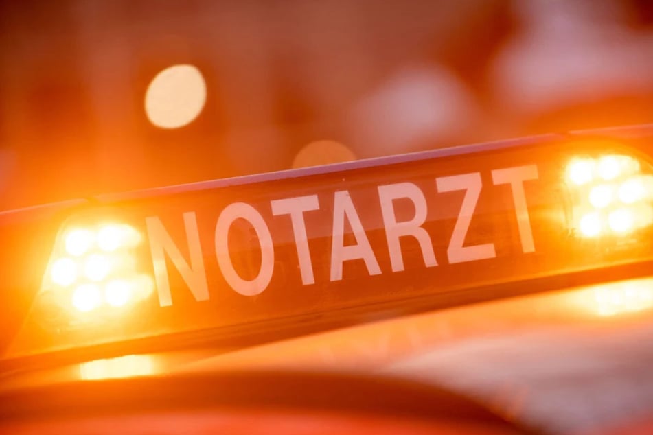 Der Motorradfahrer (†21) erlag noch am Unfallort seinen schweren Verletzungen. (Symbolfoto)