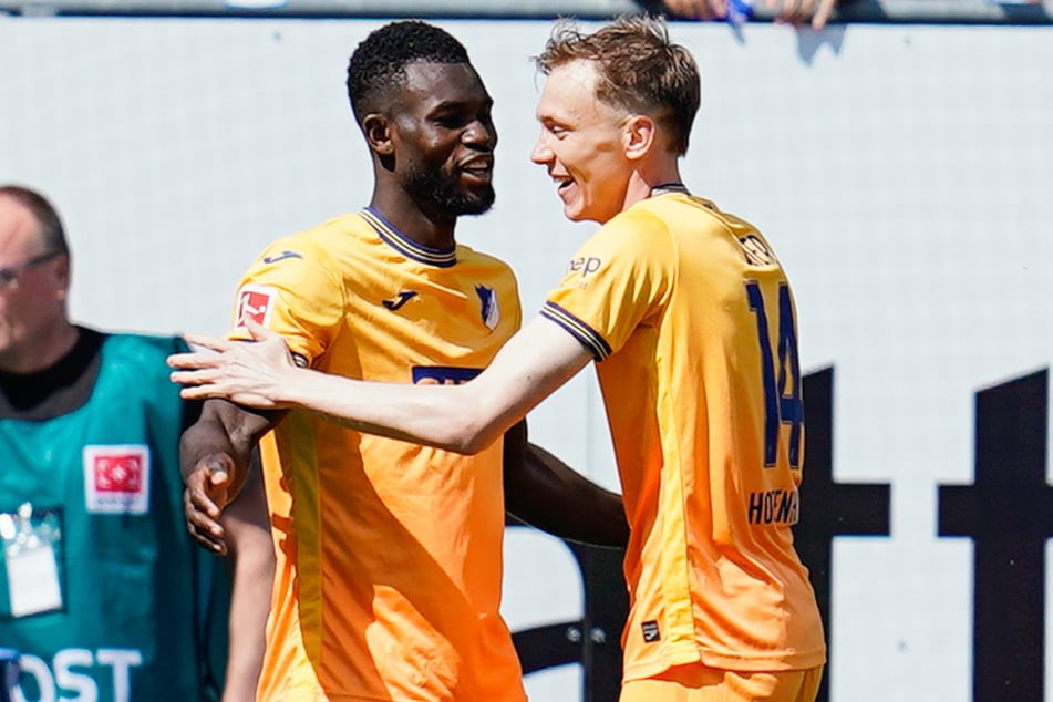 Ihlas Bebou (l.) und Maximilian Beier brachten die TSG 1899 Hoffenheim mit ihren beiden Treffer gegen Darmstadt 98 früh mit 2:0 in Führung.