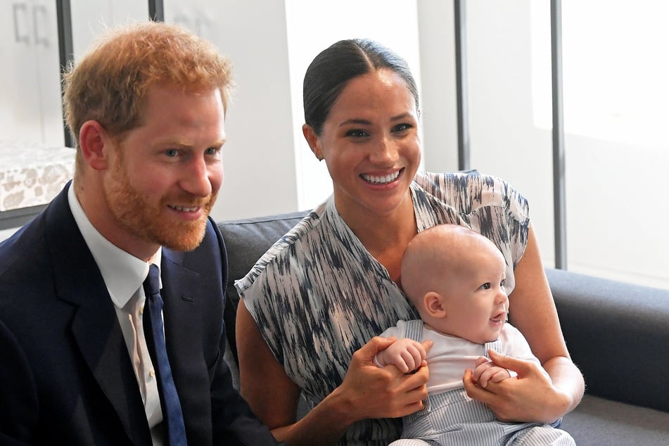 Im Jahr 2020 zogen Prinz Harry, Herzogin Meghan (45) und Prinz Archie (damals ein Jahr alt) gemeinsam in die USA. (Archivfoto)
