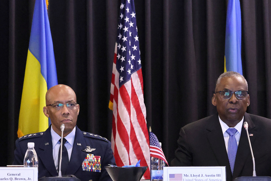 US General Charles Q. Brown (l.) and Secretary of Defense Lloyd J. Austin both attended the 7th Ukraine Defense Contact Group meeting on Tuesday.