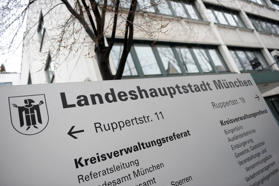 In der Ausländerbehörde im Münchner KVR sollen sich Mitarbeiter bestechen lassen haben.