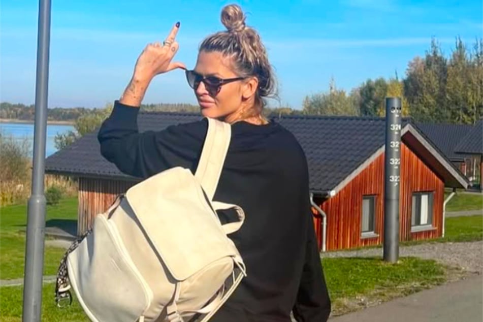 Dass sie inzwischen nicht mehr viel gibt auf die Meinung anderer, stellt sie das ein oder andere Mal eindrücklich unter Beweis.