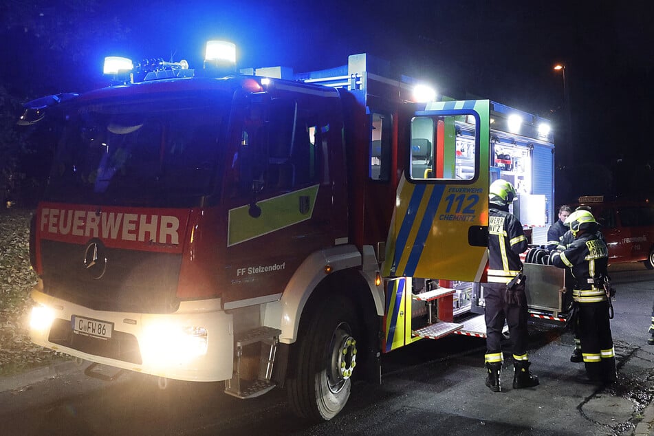 Chemnitz: Feuerwehreinsatz in Chemnitz: Brand auf Balkon