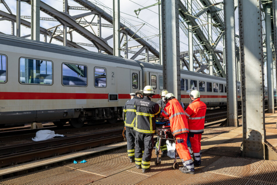 Tödlicher Unfall auf Gleisen sorgt für Bahnsperrung