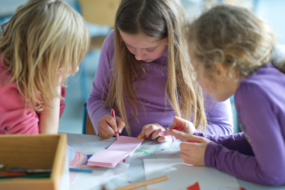 Hohe Corona-Zahlen können sich auch auf Kinder in Hort und Mittagsbetreuung zurückfallen. (Archiv)