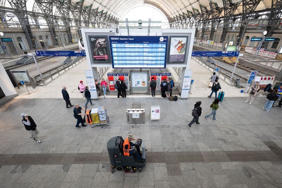 Im Hauptbahnhof Dresden traf die Bundespolizei auf zwei aggressive Männer, die sich der Kontrolle entziehen wollten. (Archivfoto)
