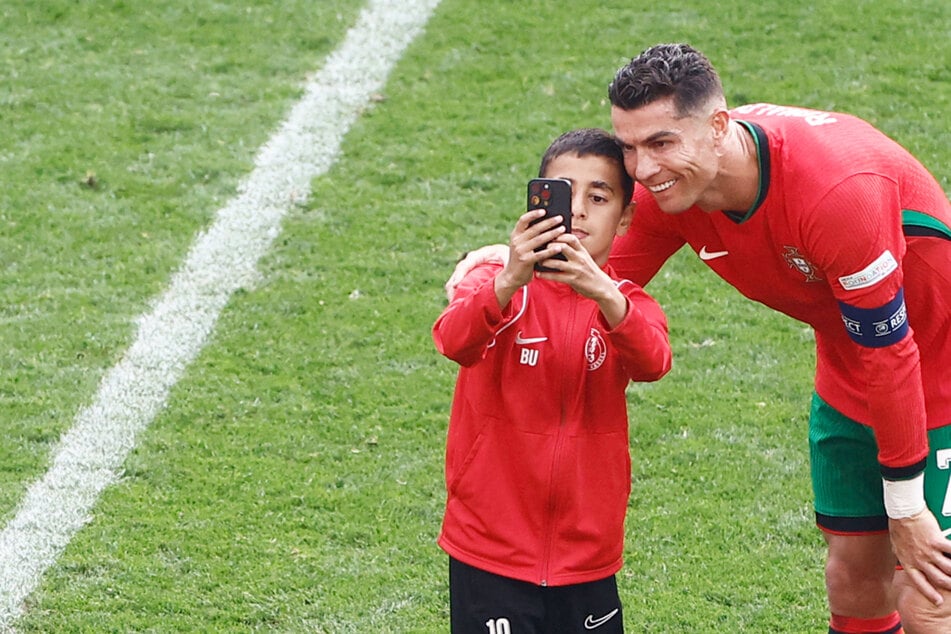 Er kickt im Nachwuchs von Hessen Kassel: Das ist der kleine Ronaldo-Flitzer