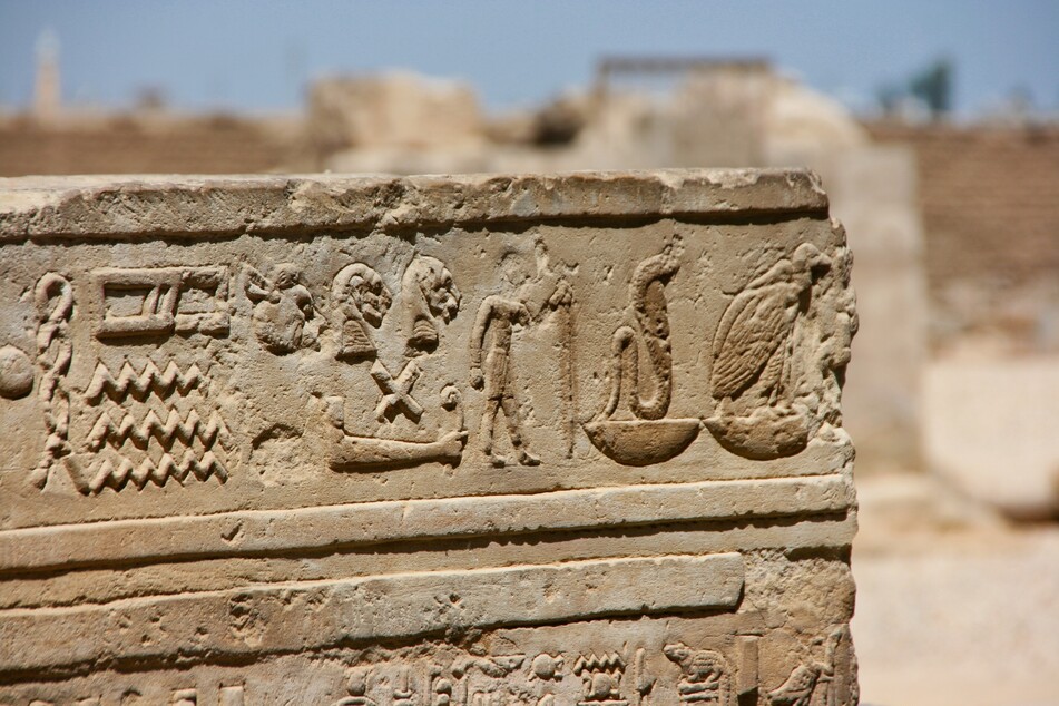 Hieroglyphen sind alte ägyptische Schriftzeichen und gelten als älteste Schriftzeichen der Welt. (Symbolbild)