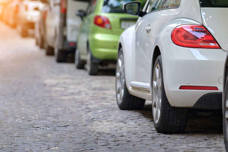 Fünf Leipziger Straßen sollen neue Parkplatzmarkierungen erhalten. (Symbolbild)