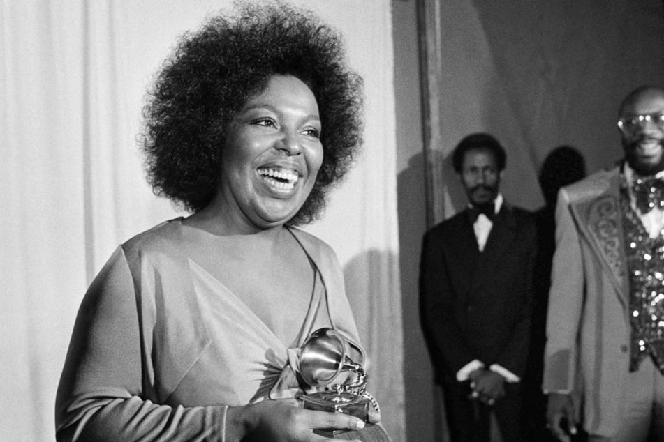 Roberta Flack (†88) nahm 1974 den Grammy für ihre Single "Killing Me Softly" entgegen. (Archivbild)